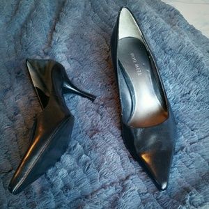 Nine West pointed black heels